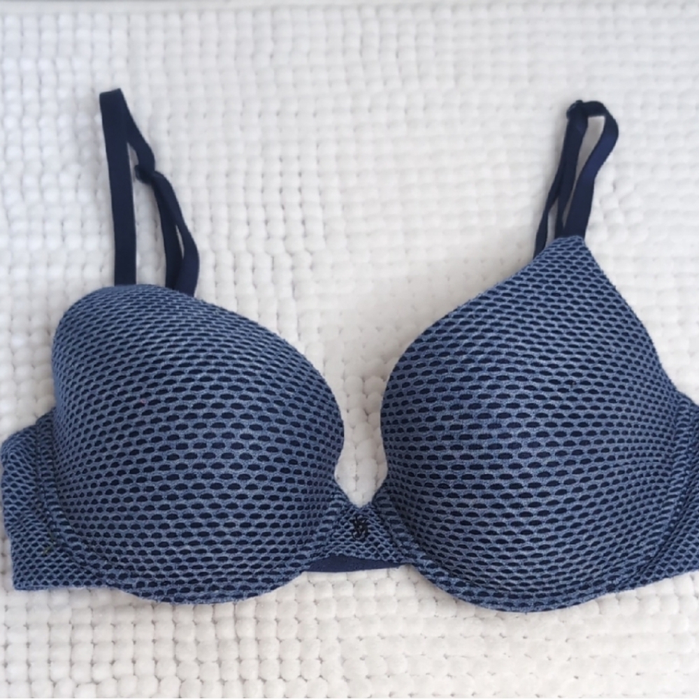 Victoria's Secret Uplift Semi Demi Underwire Bra